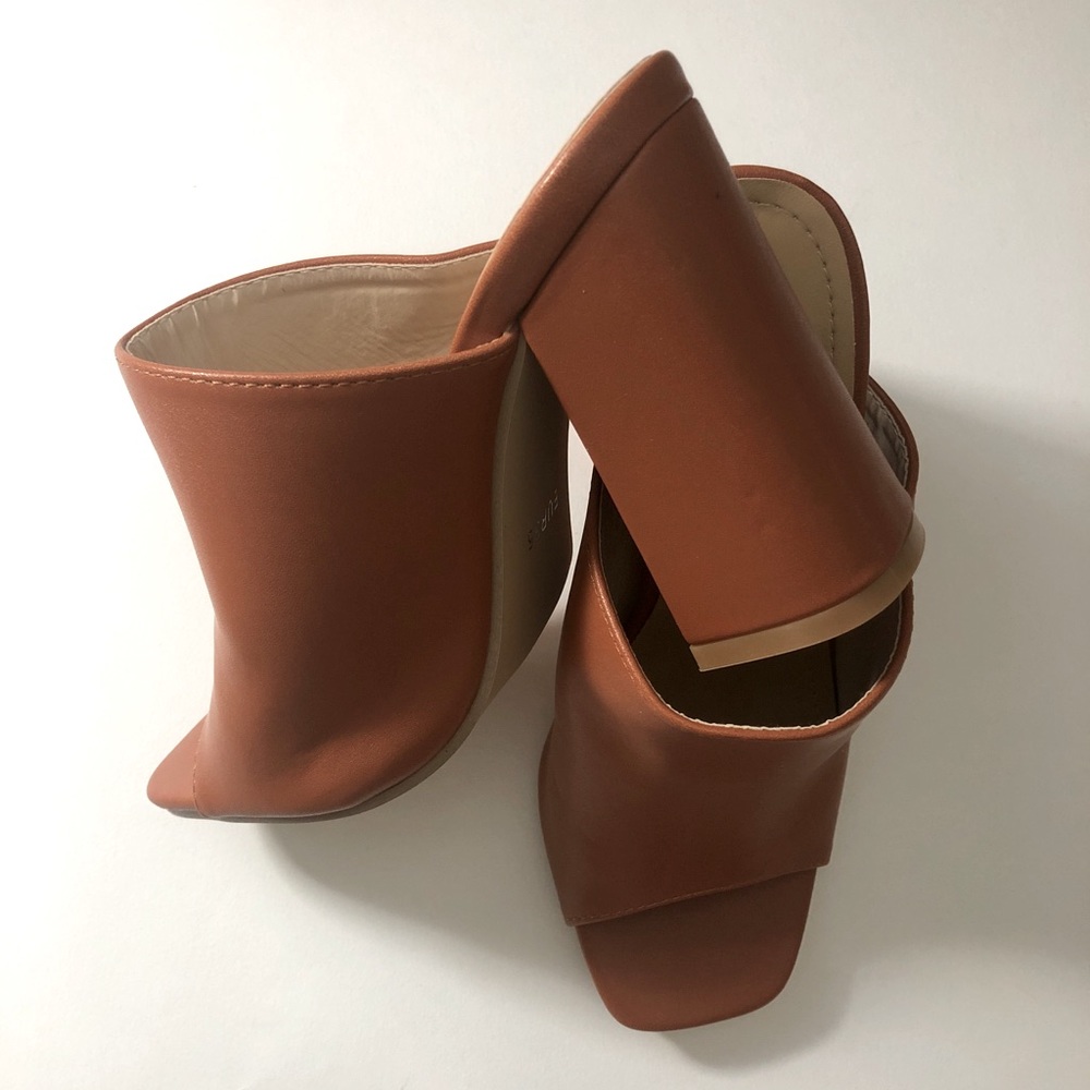 ✨NWOT✨ 4” Brown Leather Chunky Block Open Toe